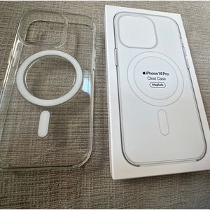 Apple Clear Case with MagSafe for iPhone 14 Pro